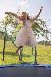 Trampoline gibt es in verschiedenen Größen und Ausführungen