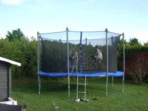 Gartentrampolin - Sport und Spaß für die ganze Familie